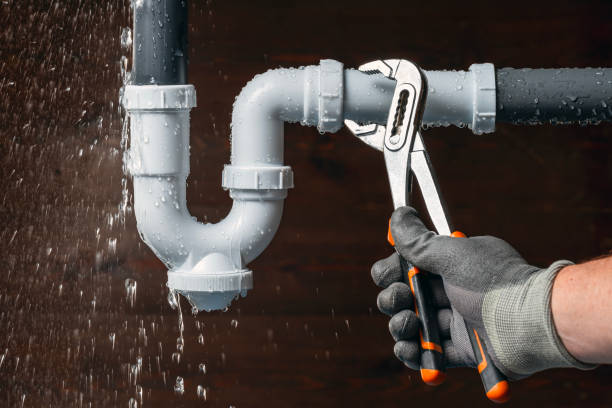 Professional Gas Line Repair technician working in Eustace, TX